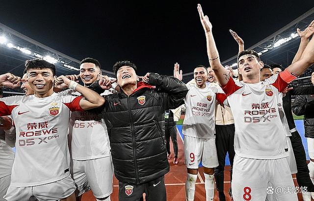 精彩绝伦！中超联赛赛场上演金戈铁马