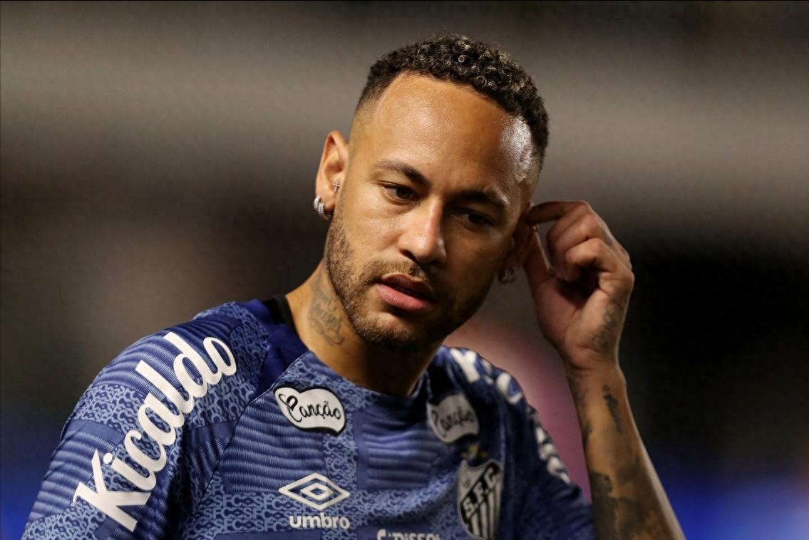 包含内马尔连续十二场比赛得分超过突破纪录，勇士挑战极限！的词条