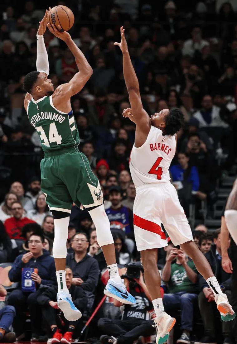 字母哥回归赛场，爆冷首场状态亮眼，尤文图斯观众沸腾！